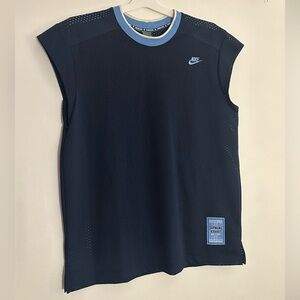 🚨SOLD🚨 Men's vintage Nike Basketball Supreme Court
Mesh Tank Top